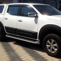 Paravanturi geam Nissan Navara D23 '14+ NP300 (1)